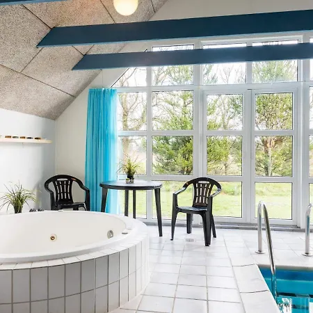 Vakantiehuis Holiday Lvi *